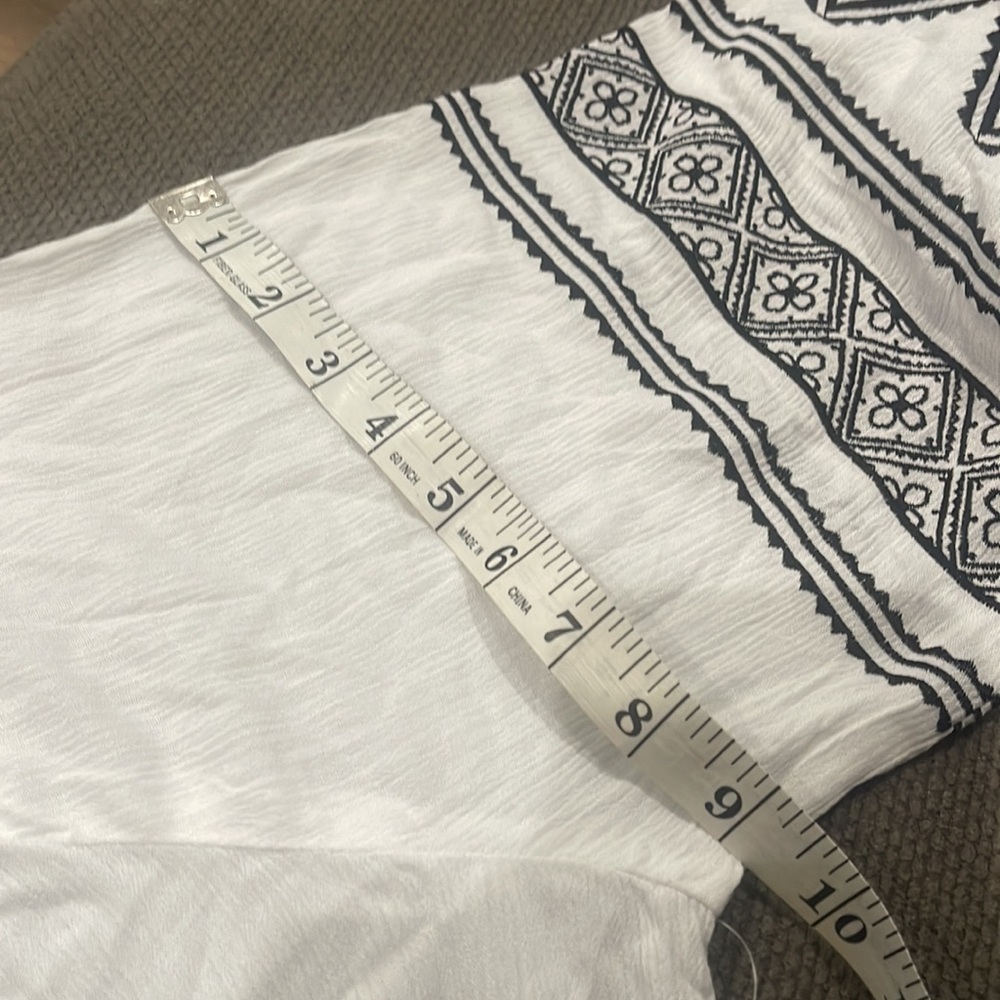 NWT White & Black Tunic Style Top with Embroidery - Picture 6 of 6